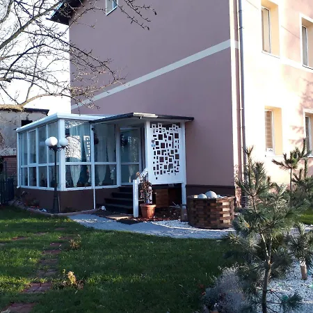 Sliczny Apartament Z Ogrodem Remo Jelenia Góra